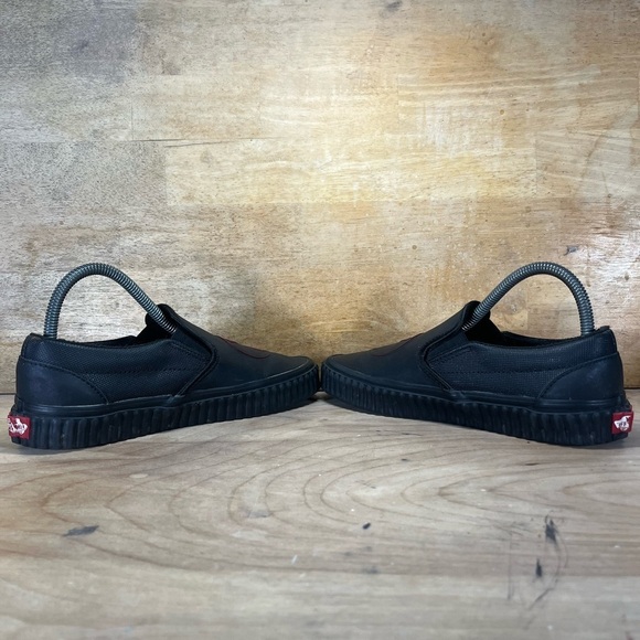 Vans Marvel Black Widow Womens Size 8 Slip On Shoes Sneakers Black Red - Picture 5 of 8
